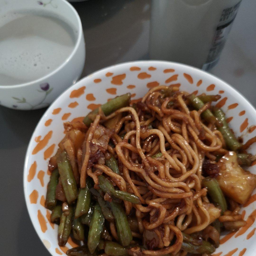 土豆豆角焖面