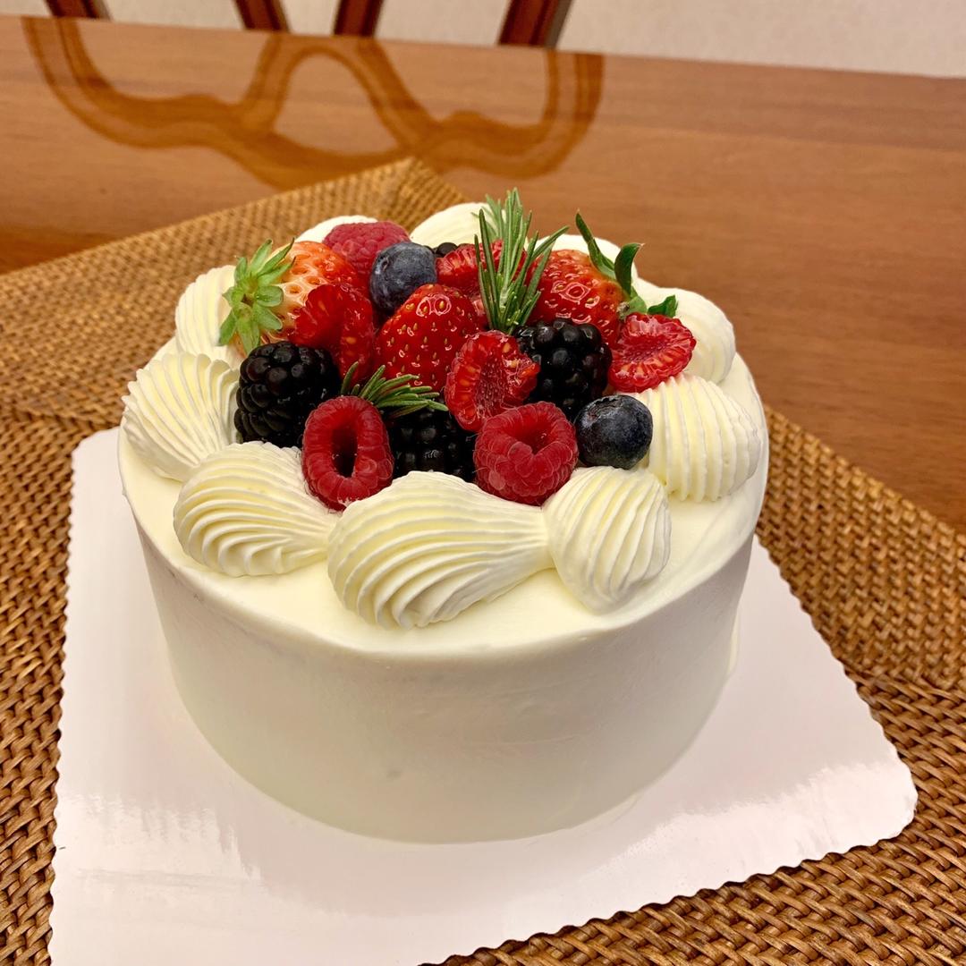 草莓奶油蛋糕/基础戚风胚，徒手脱模剖片及抹面挤花/「戚风及其衍生」烘焙视频蛋糕篇1