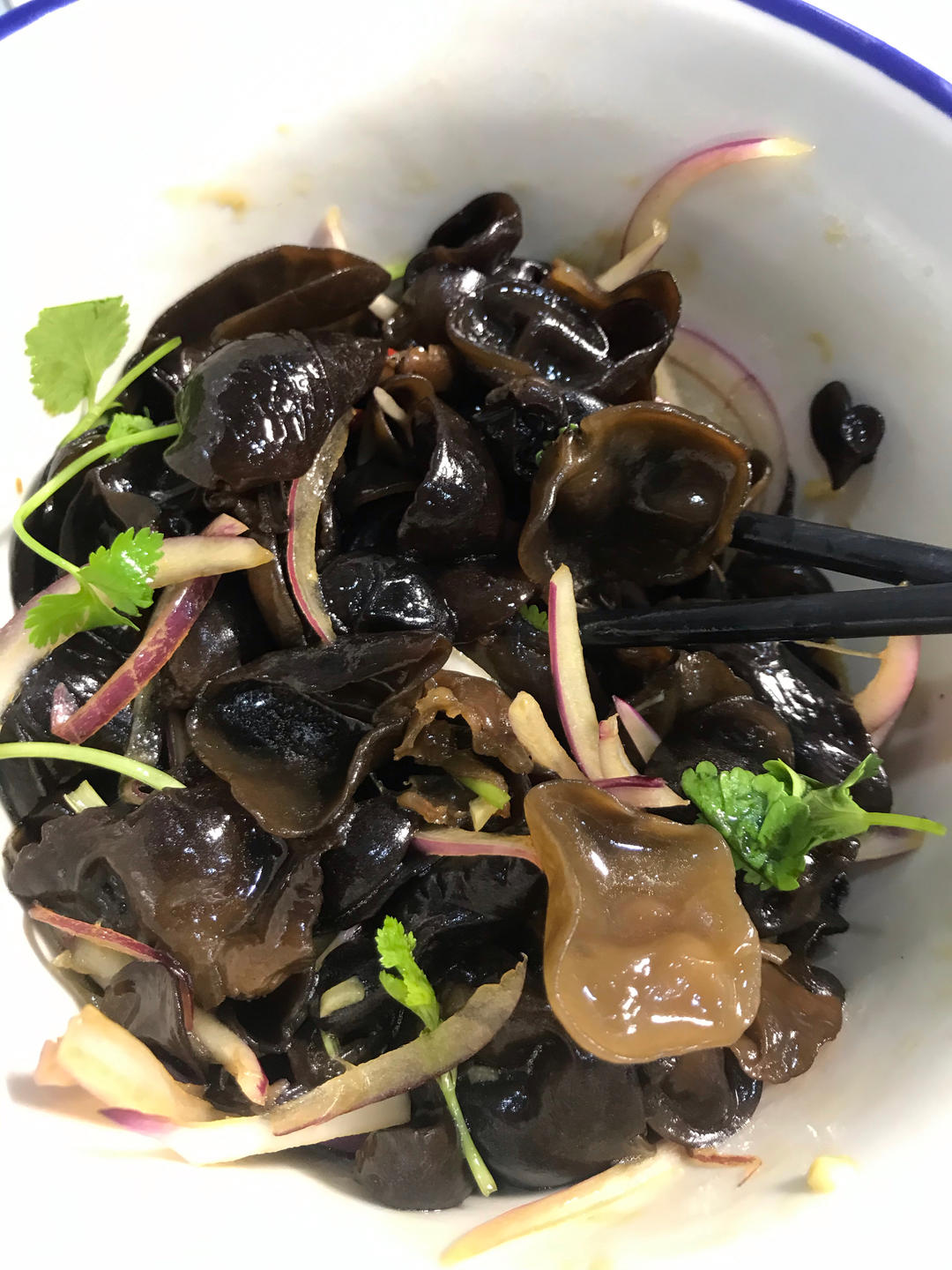【凉拌木耳】按照我的做法，比饭店还好吃！调味汁是关键~好吃到停不下来