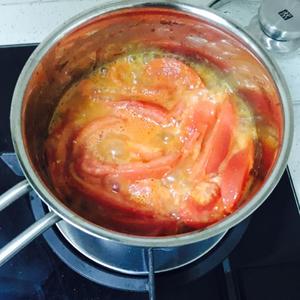 大虾番茄荞麦面的做法 步骤3