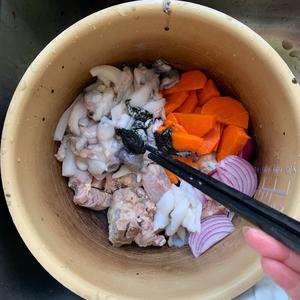 原汁墨鱼排骨汤的做法 步骤5