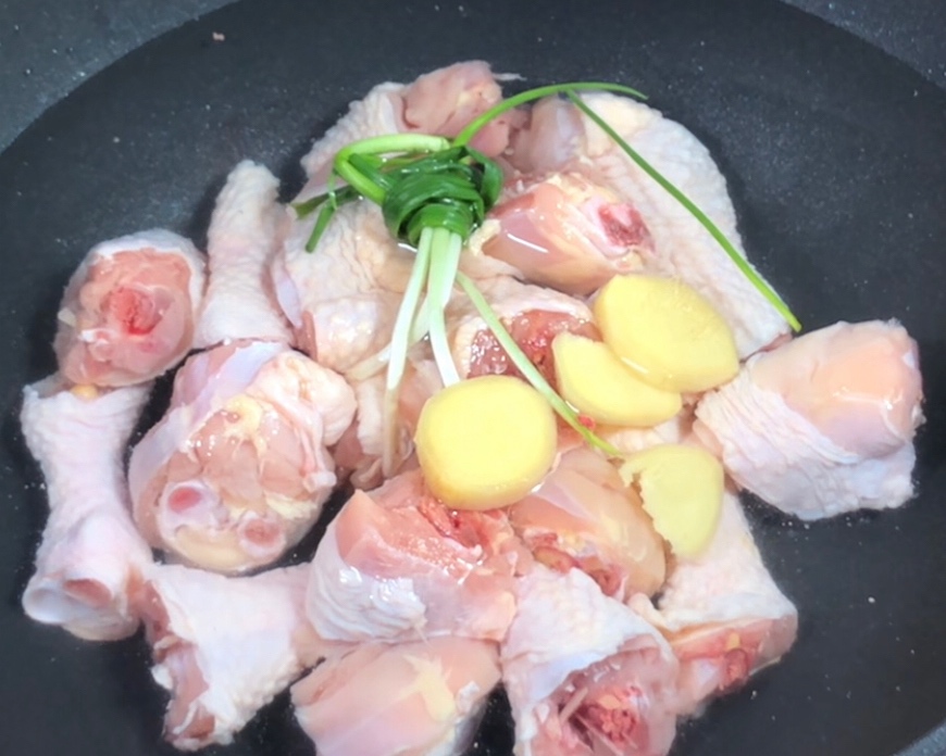 家常硬菜‼️简单版红烧鸡腿教程的做法 步骤1