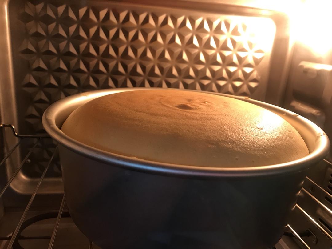 简单好做的8寸戚风蛋糕