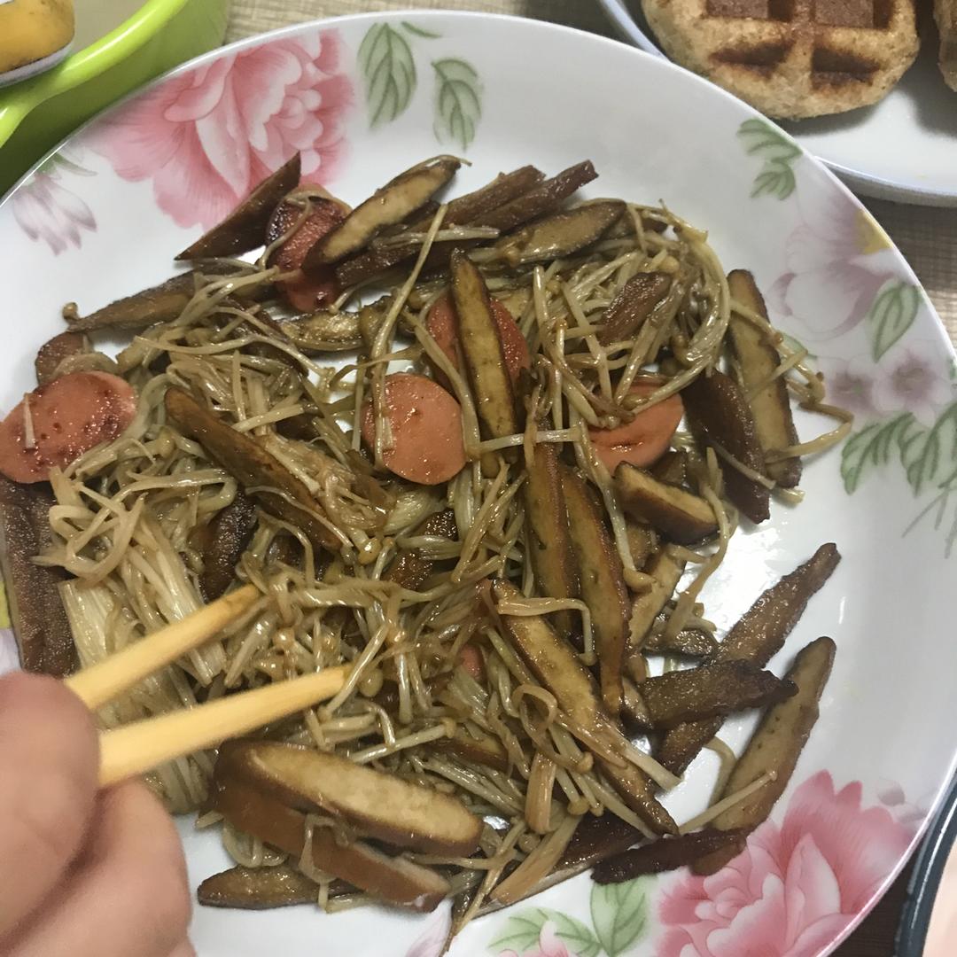 一点都不重口的下饭菜【金针菇香干炒肉丝】