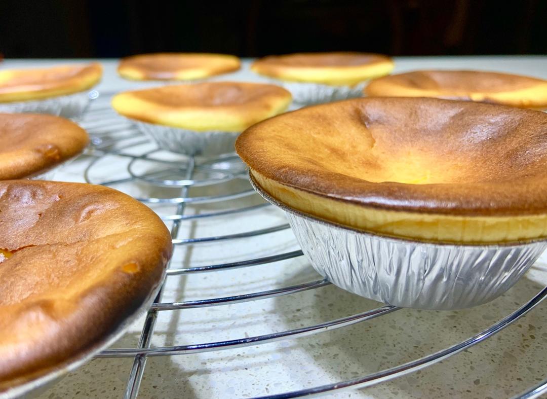 咸蛋黄巴斯克的做法