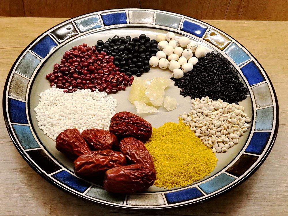 小璐美食做的腊八粥