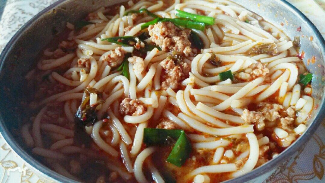 昆明小锅米线（视频在最后）