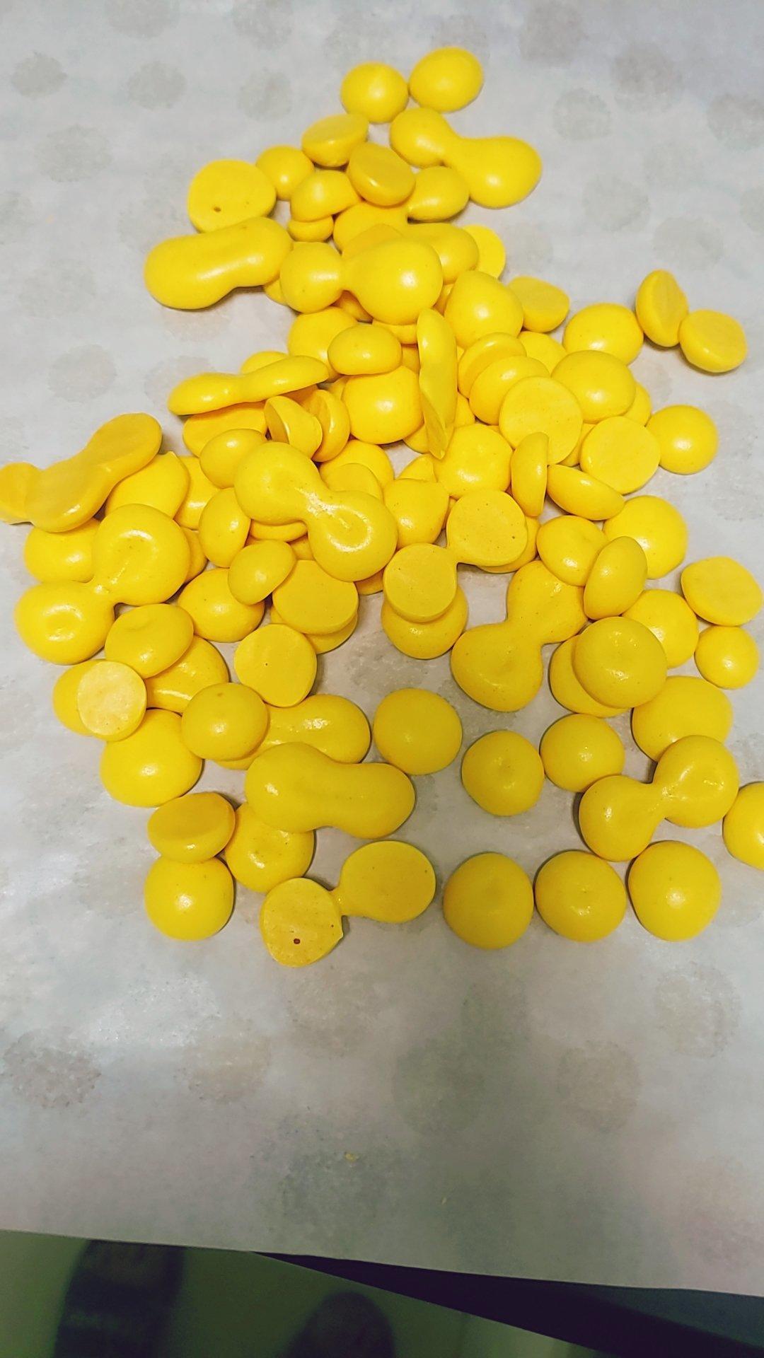入口即化的无添加蛋黄溶豆