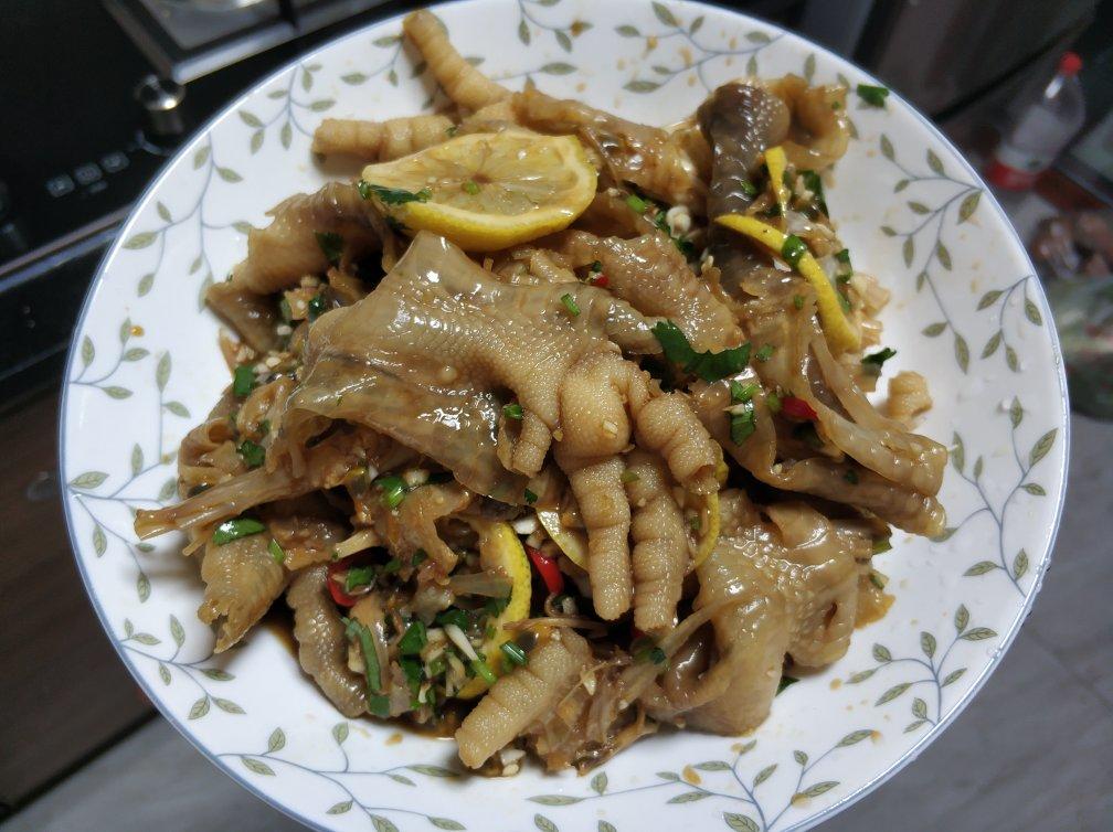 【酸辣无骨凤爪】