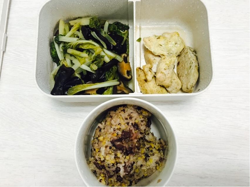 周周今天吃什么。