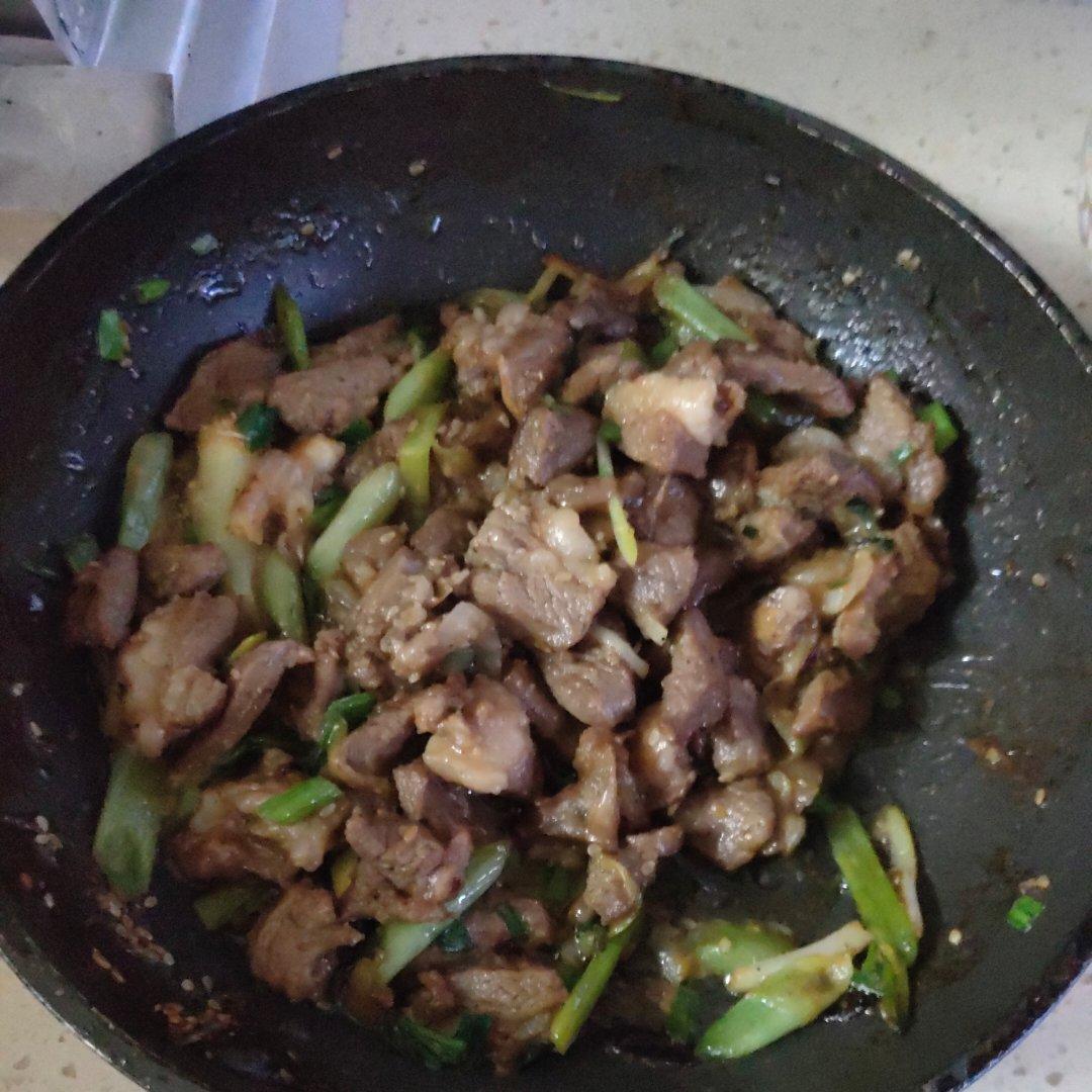嫩滑好吃的孜然葱爆羊肉