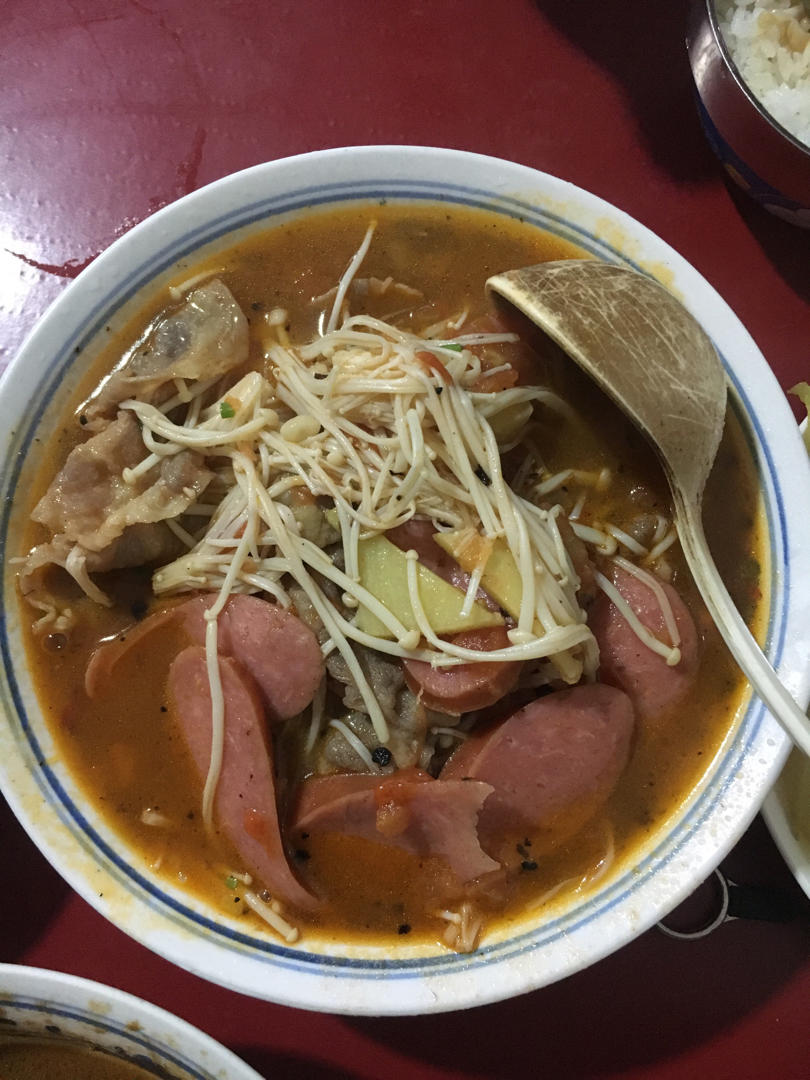 酸汤肥牛金针菇，开胃祛寒