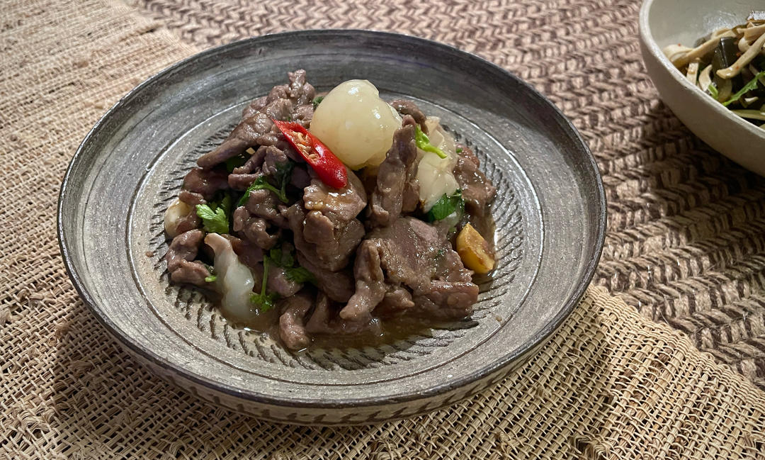 夏日果香小炒：荔枝炒牛肉