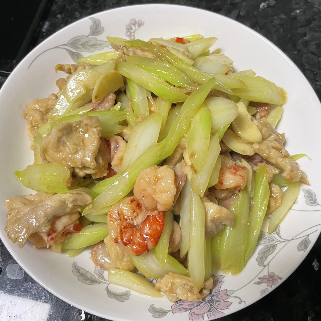 下饭芹菜炒肉