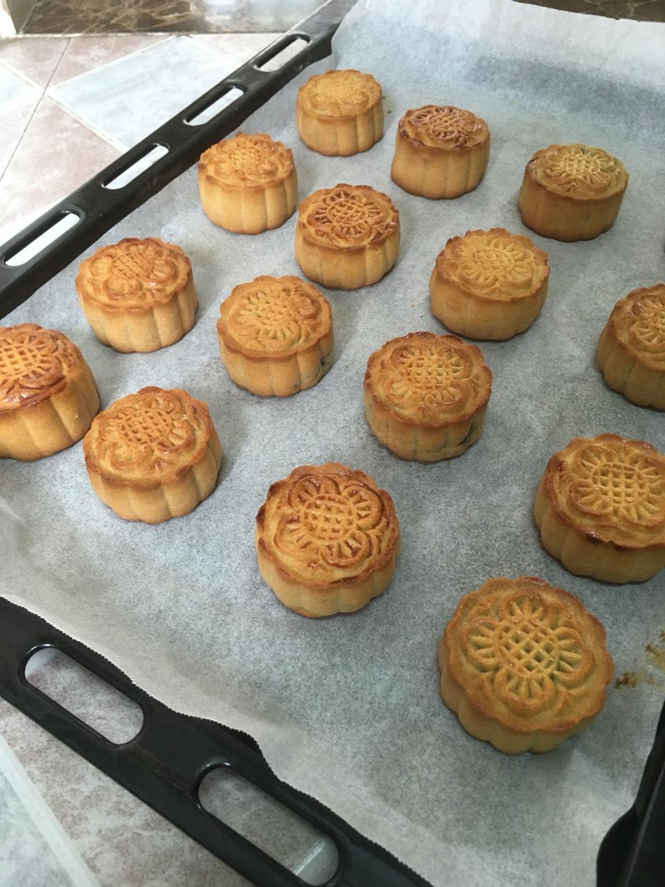 广式月饼—蛋黄莲蓉月饼