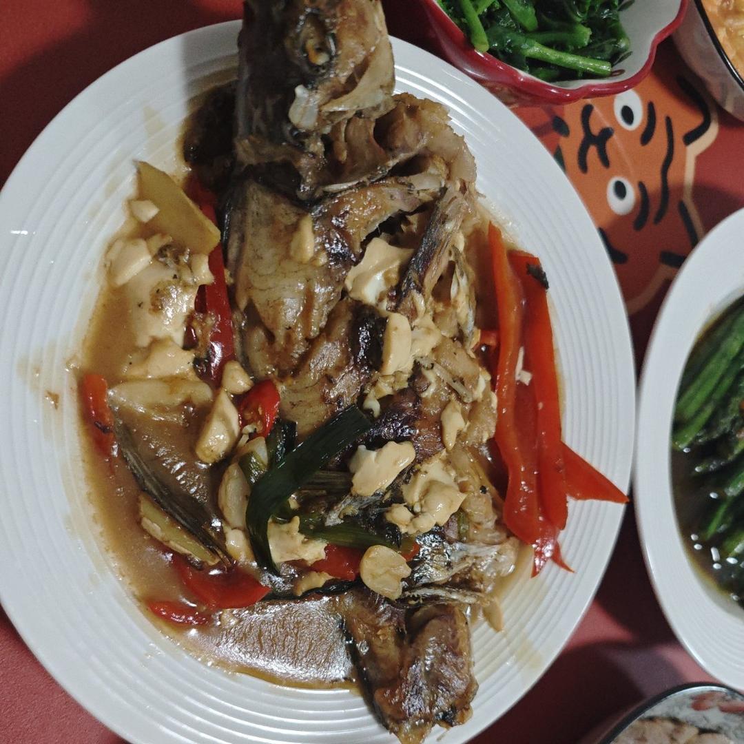 红烧鲫鱼（鱼皮不破的技巧）