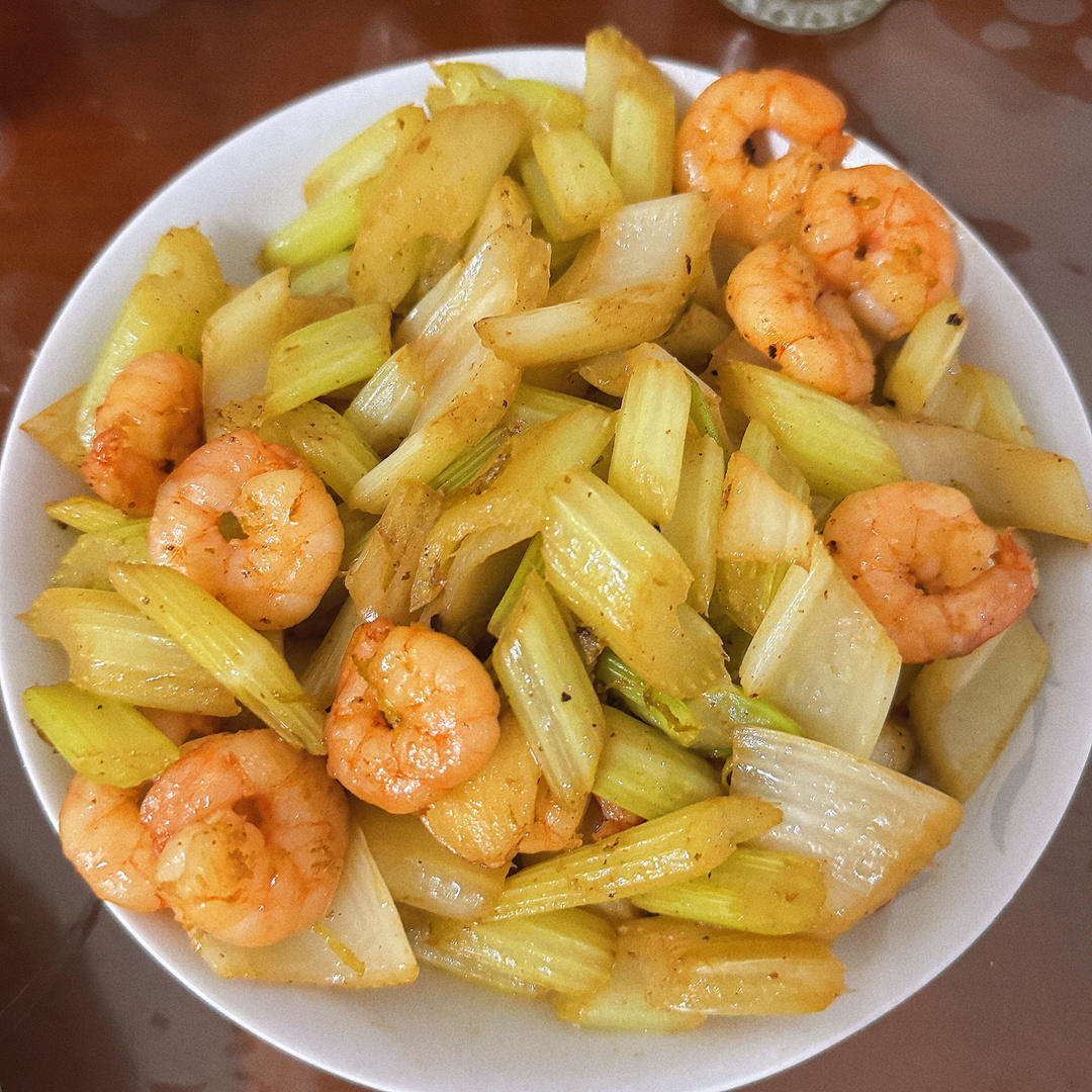 超级嫩的西芹吃法（西芹虾仁），小朋友也可以吃很多