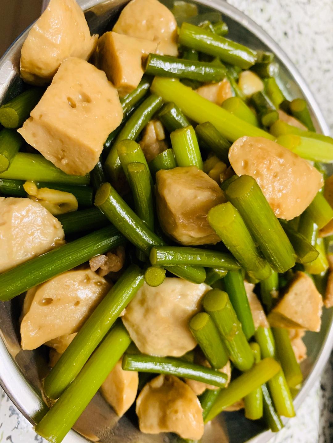 蒜苔炒肉末，三碗米饭都不够吃