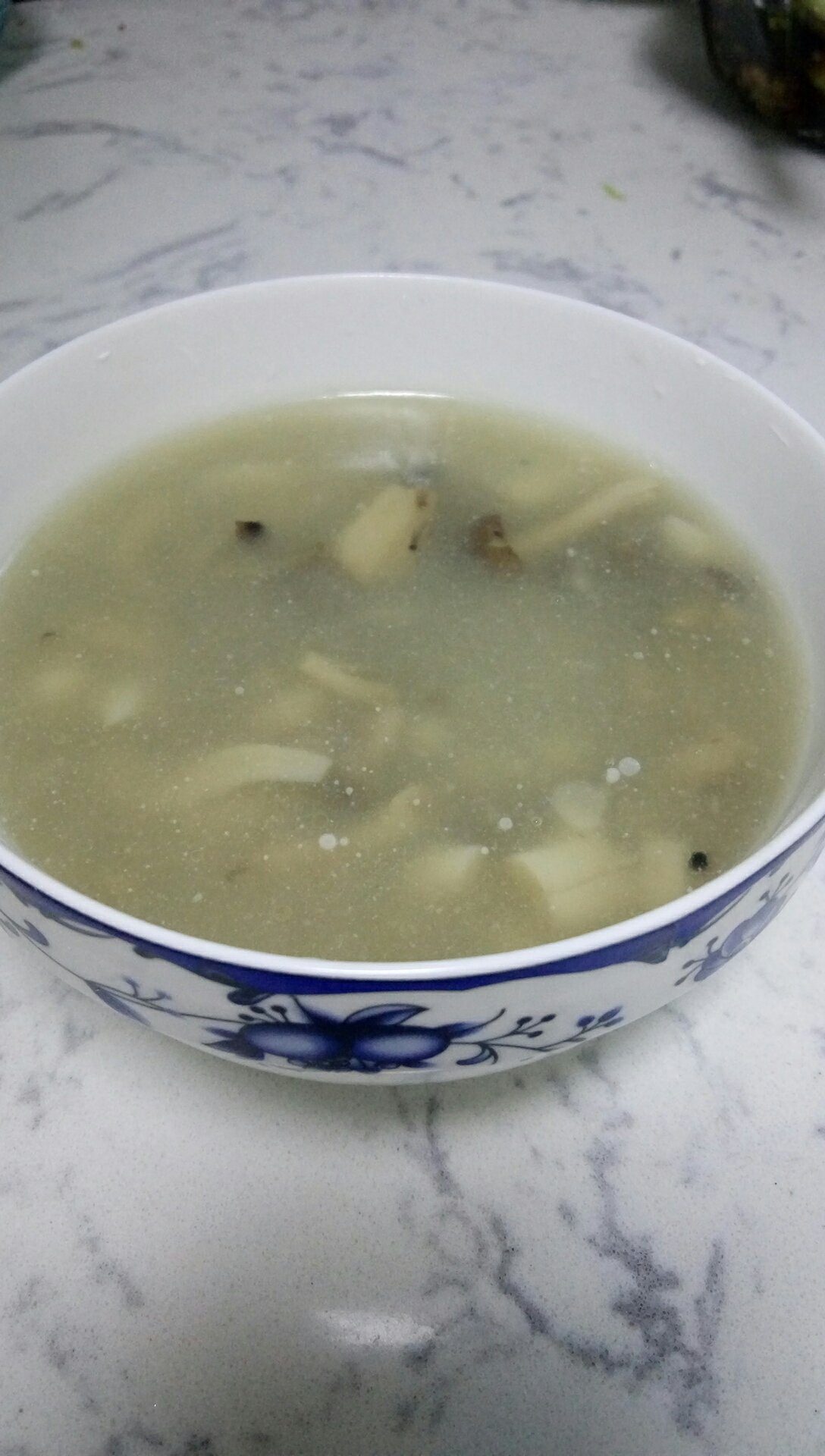 简单浓郁素菌汤的做法