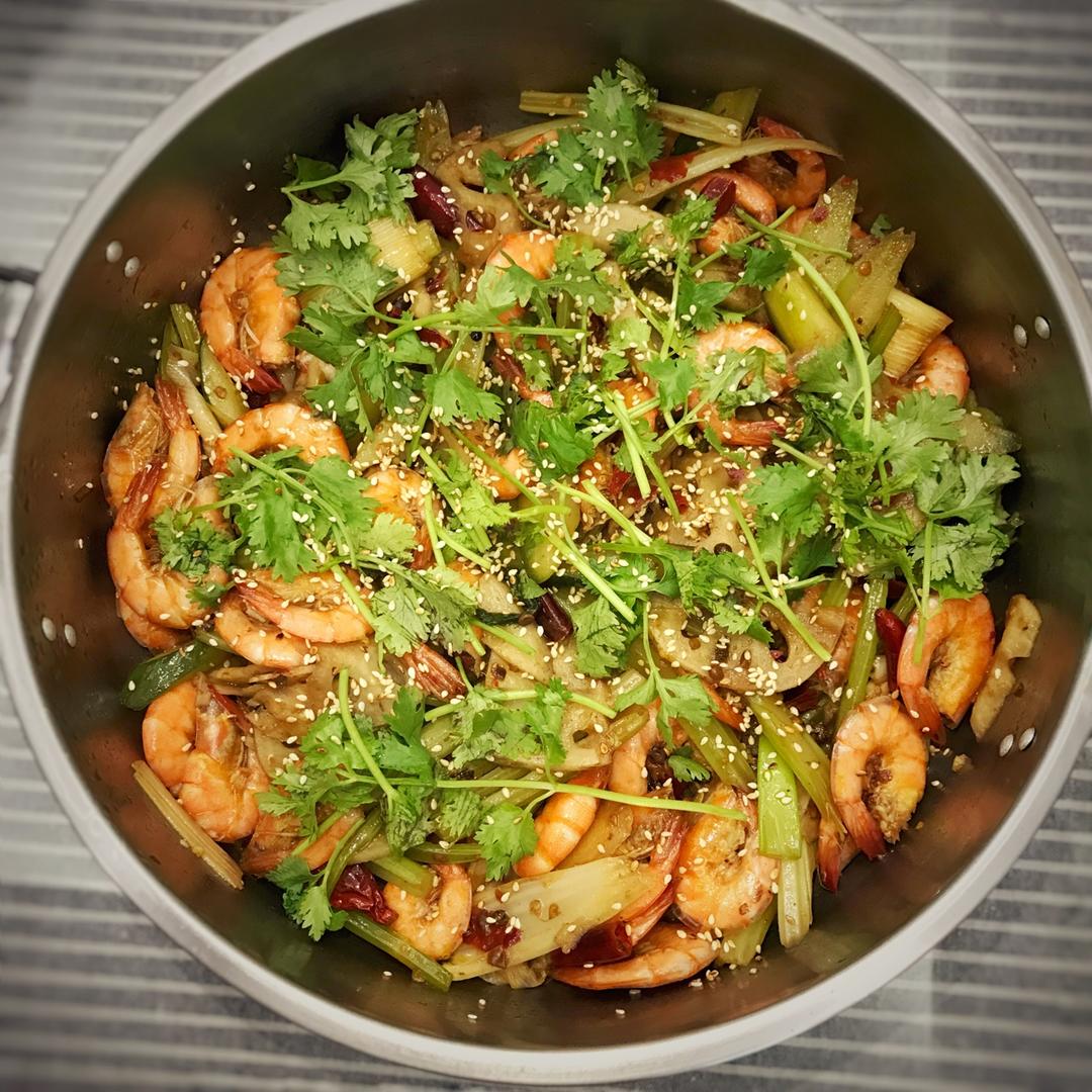 能瞬间引爆味蕾的【香辣干锅虾】
