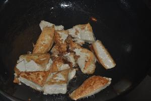 冬阴功白菜豆腐肉卷煲的做法 步骤3