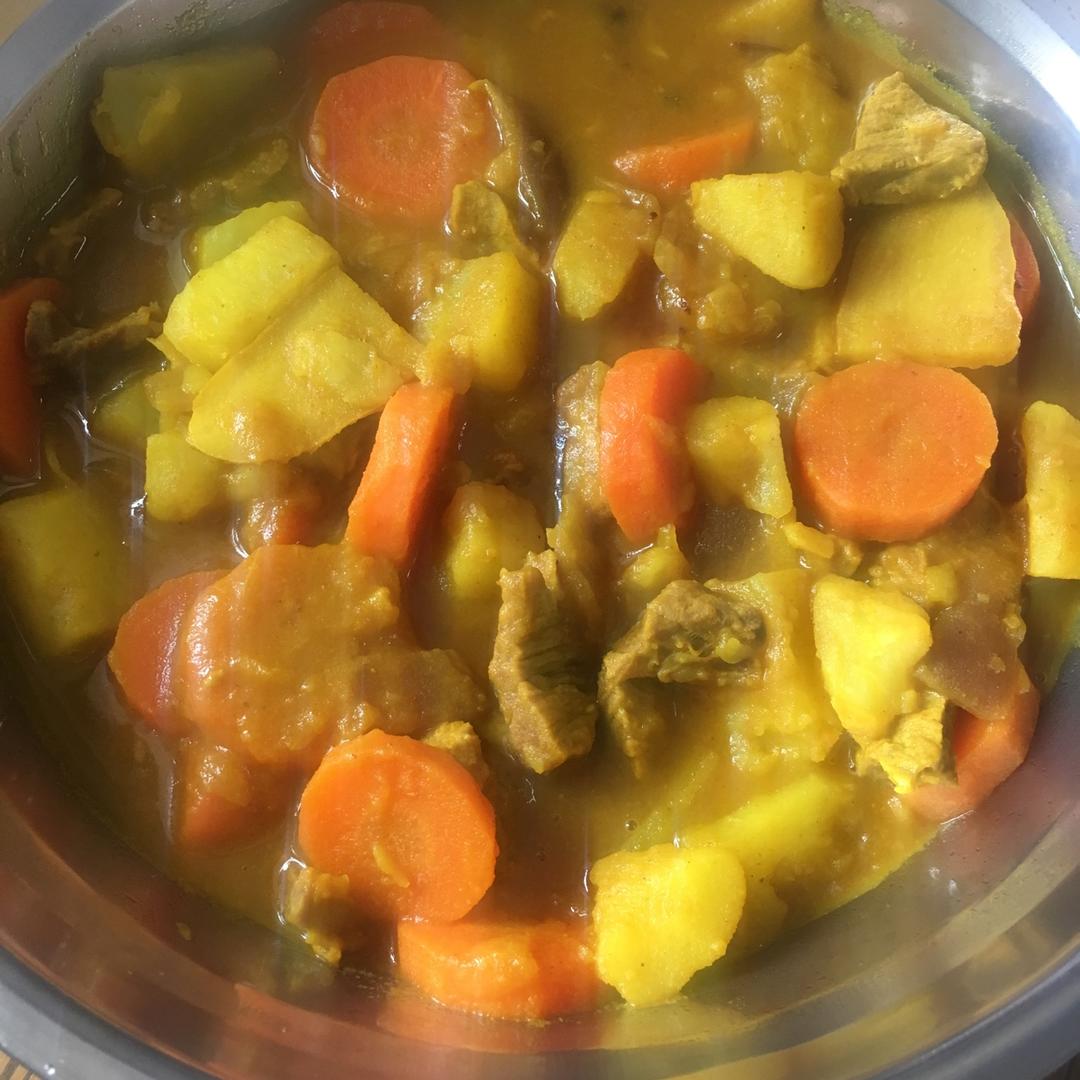 咖喱土豆炖牛腩