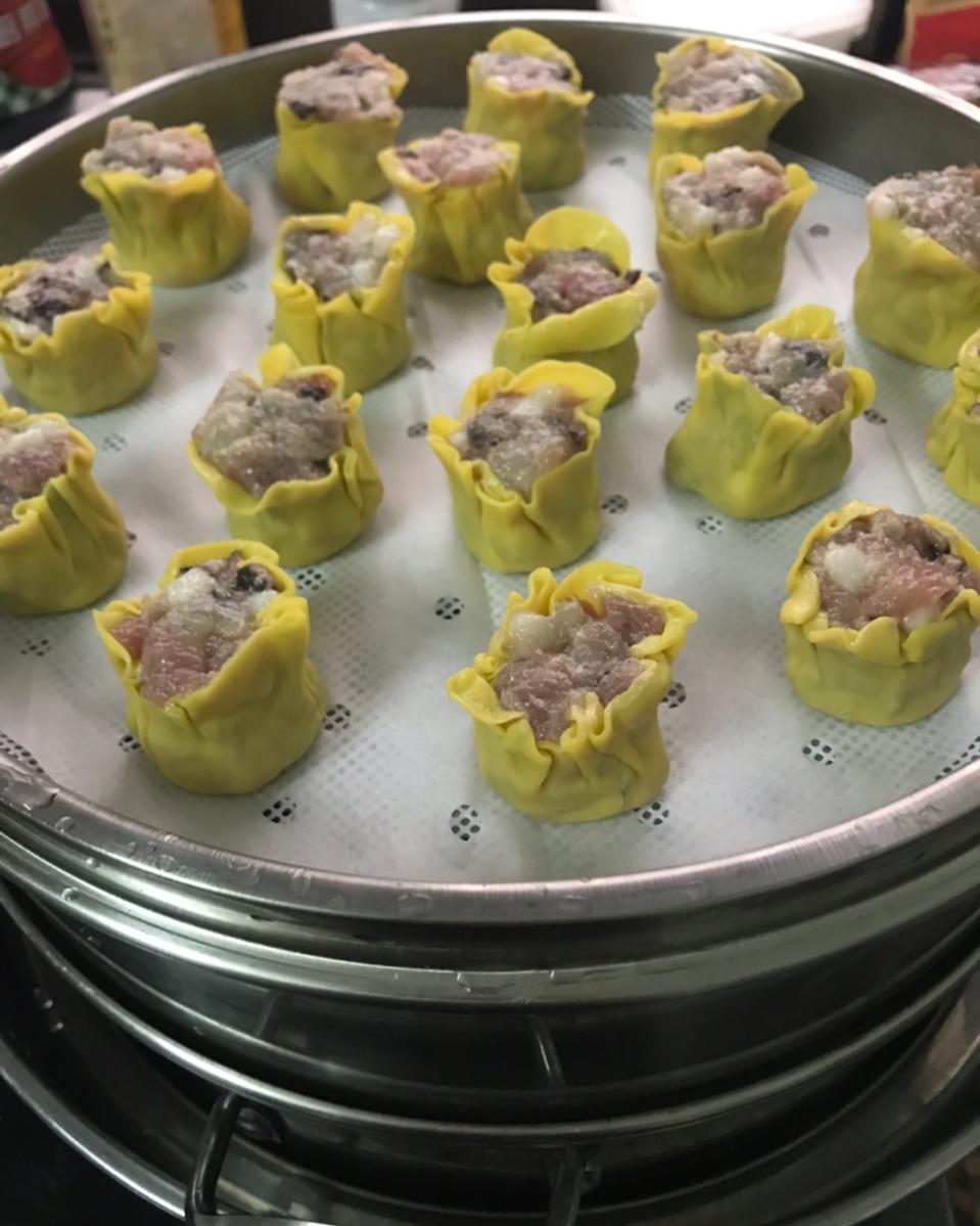 雨天里的糖小米做的黄金流沙包&干蒸烧麦