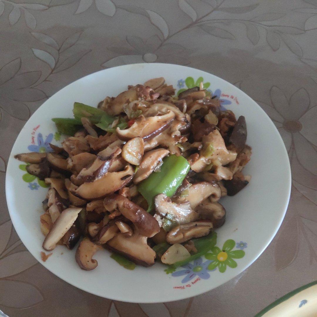 香菇炒肉，超级下饭哦