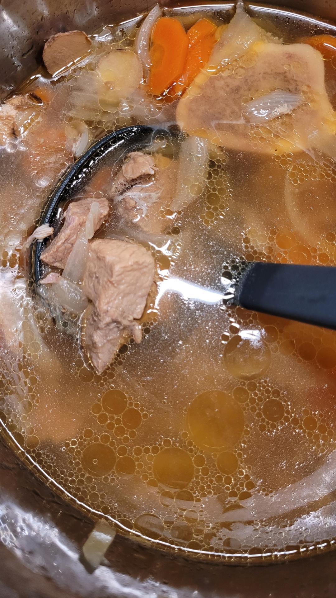 韩式牛骨汤，简单粗暴的滋补靓汤