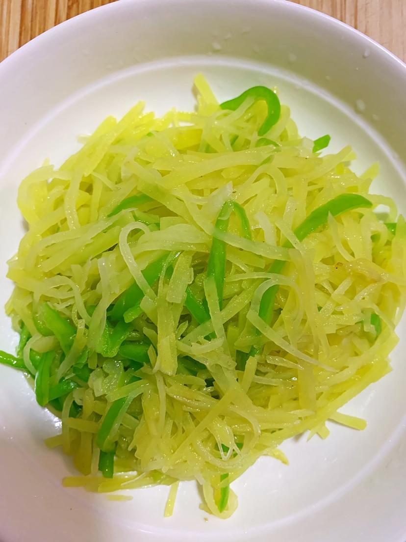 简单好吃的家常小炒－尖椒土豆丝的做法