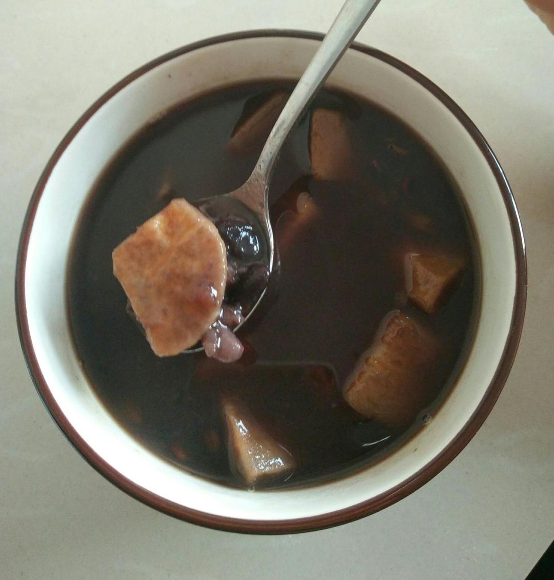 黑米红薯养生粥