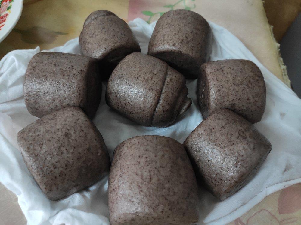 黑米粉刀切馒头
