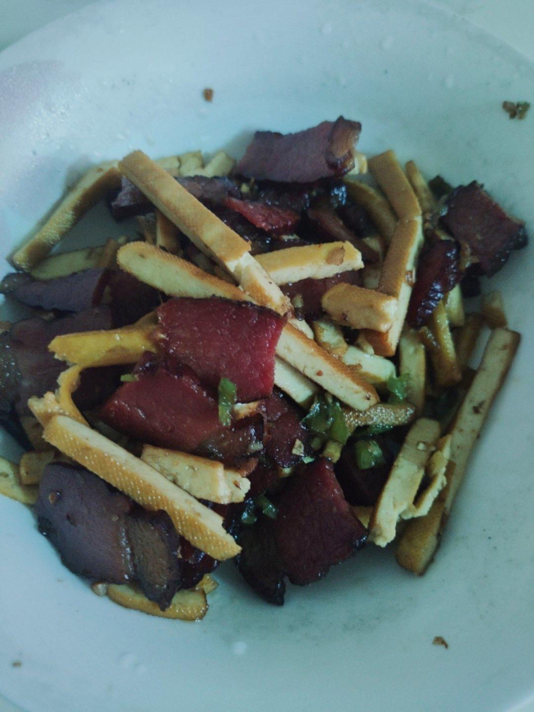 腊肉炒香干