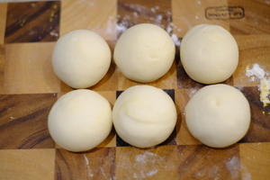 面包机版简易鸡蛋君荷叶饼的做法 步骤6
