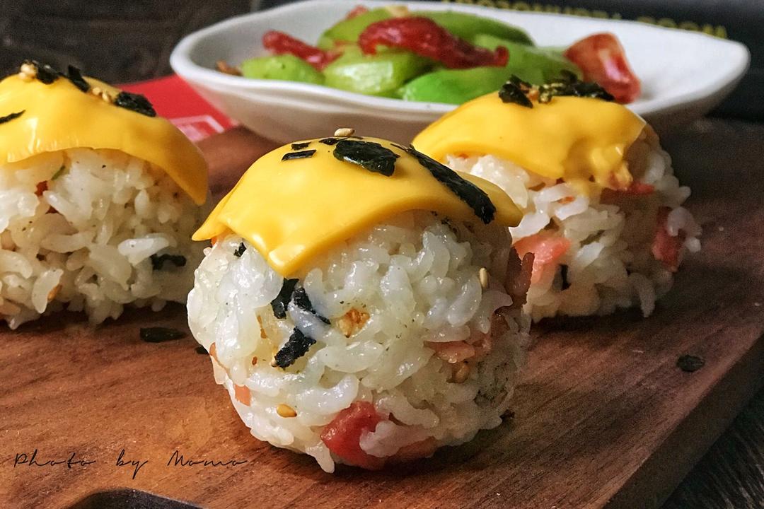 【奶酪烤饭团】