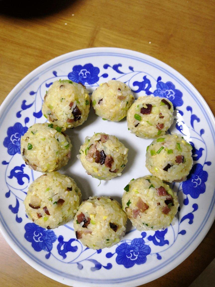 hww123456做的腊肉糯米丸子