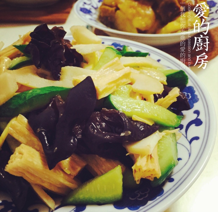 腐竹木耳黄瓜炒