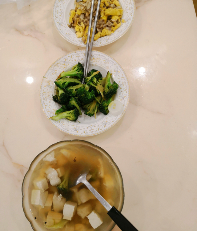 皮蛋豆腐鱼片汤