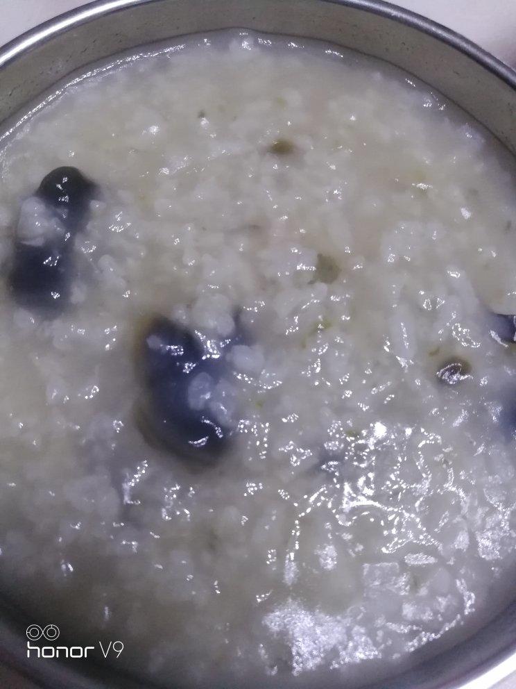 堂妈小厨——超好喝的皮蛋瘦肉粥