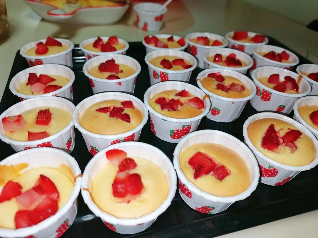 无水无油的草莓蜂蜜小蛋糕