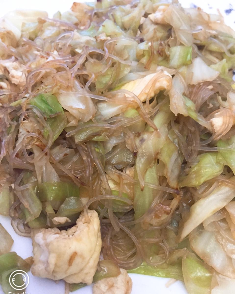 包菜粉丝炒鸡蛋