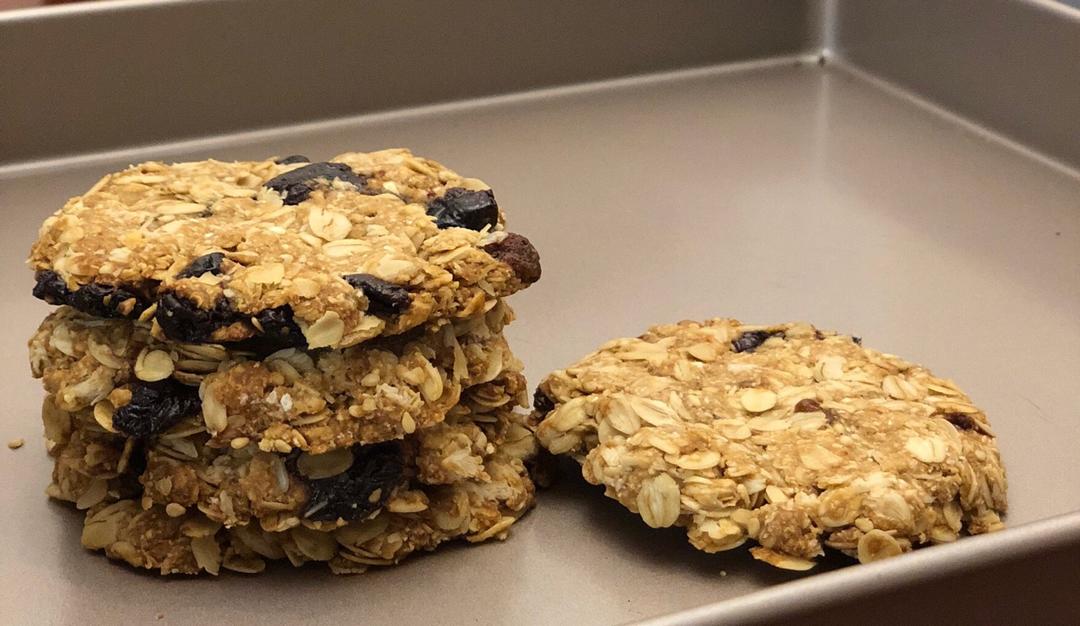 素食:有机燕麦芝麻大饼干