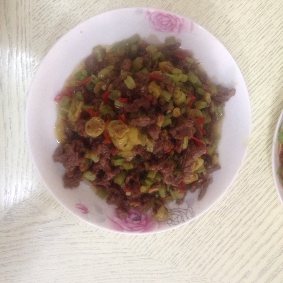 芹菜牛肉末「下饭神器」