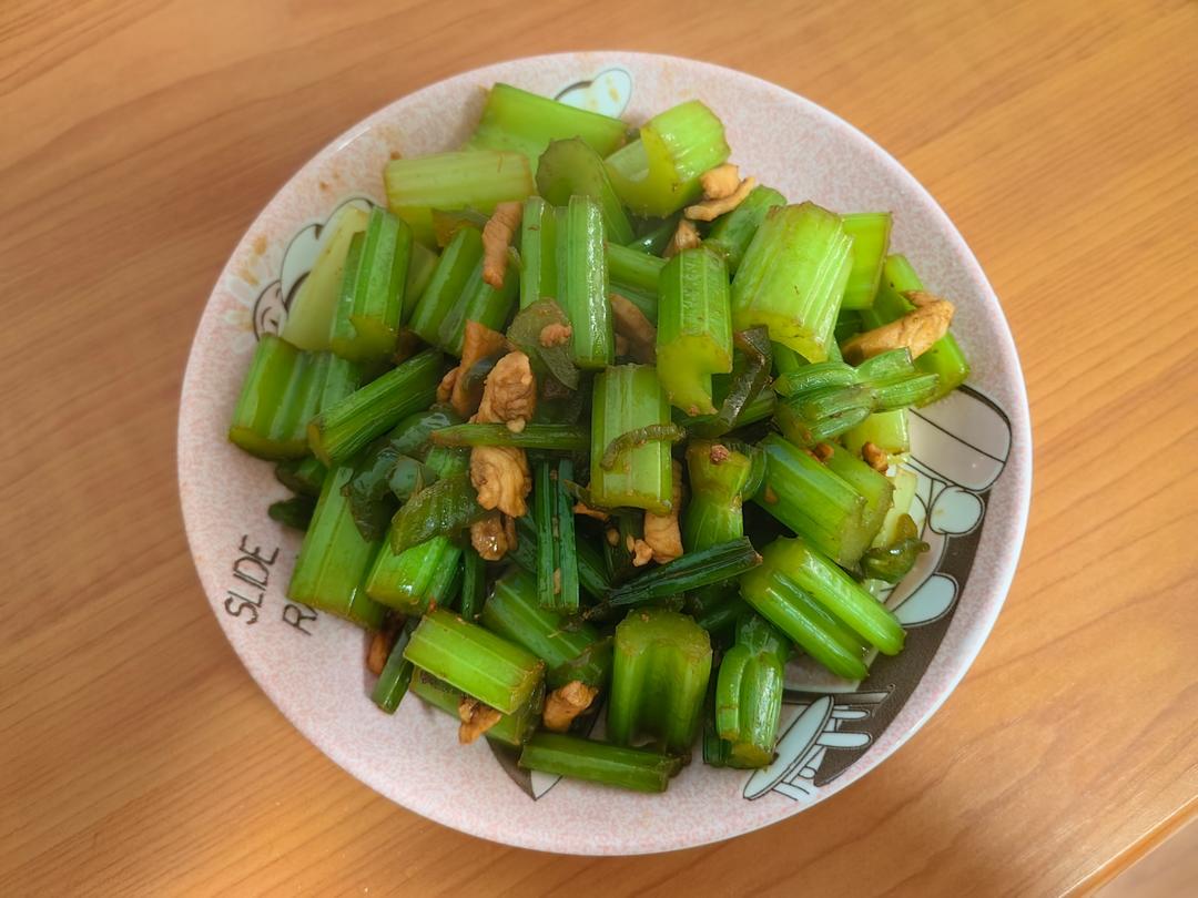 「鸡胸肉新吃法」孜然芹菜彩椒炒鸡胸肉