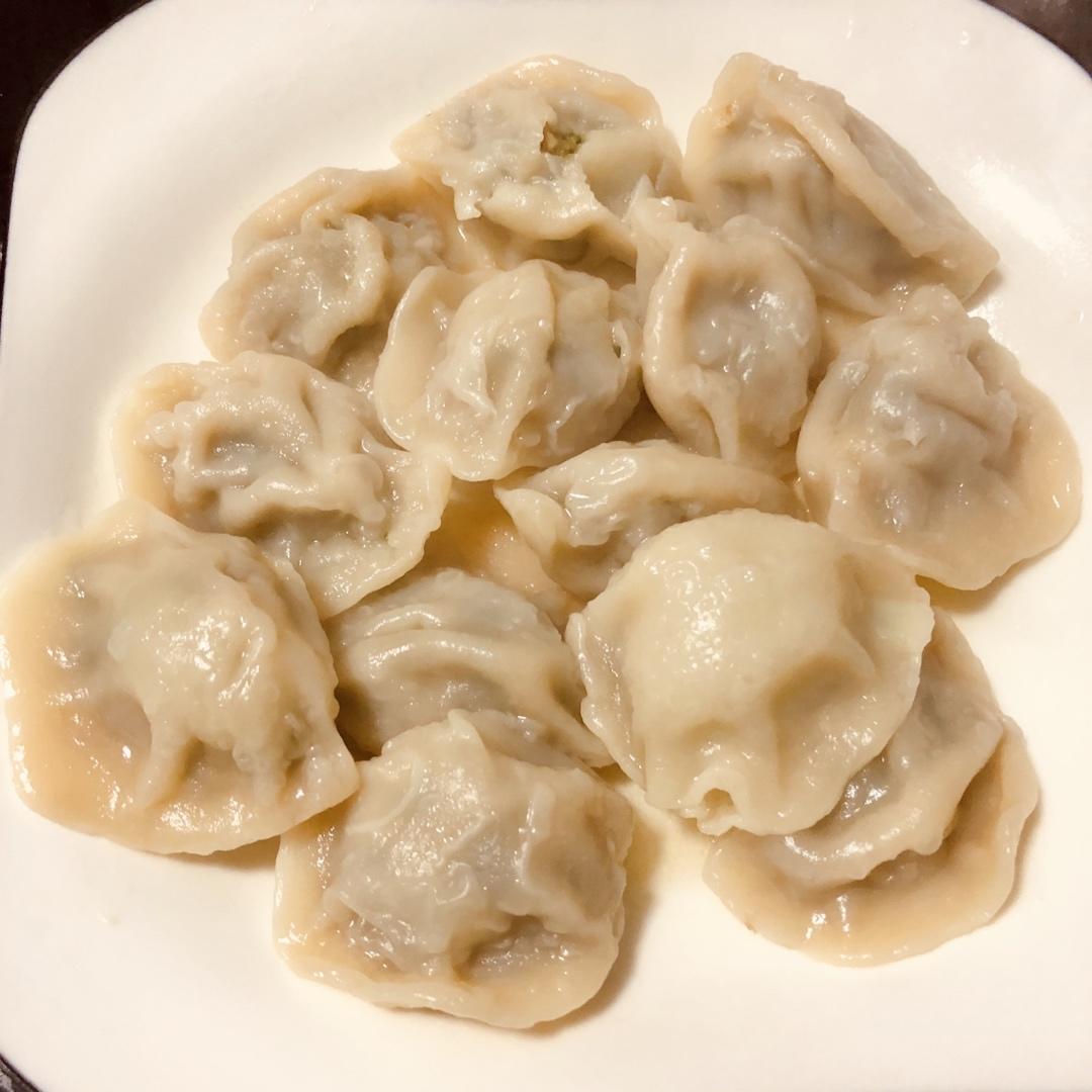 韭菜猪肉饺子(最简单最好吃又最多汁的饺子)