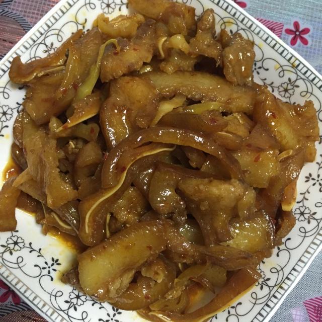 猪耳炒酸菜的做法