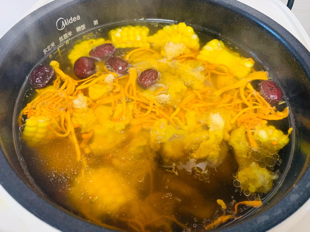 🌈虫草花玉米🌽胡萝卜🥕龙骨汤（超级简单有营养）🔆