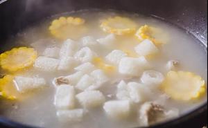 竹荪玉米排骨汤饭的做法 步骤9