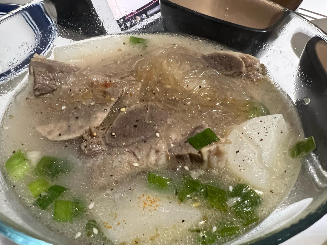 【Galbitang 韩国牛仔骨萝卜粉条汤】Korean Beef Short-Rib Soup with Daikon and Vermicelli