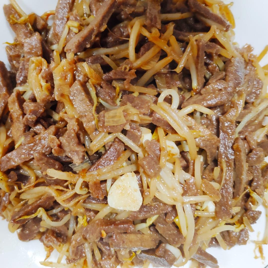一点也不费事的豆芽炒饼的做法